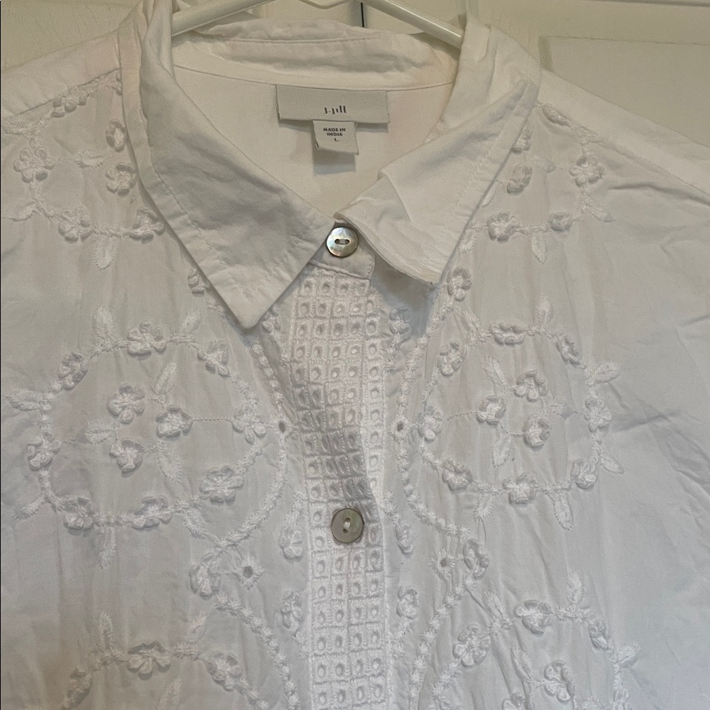J. Jill White Floral Embroidered/Swiss dot/Eyelet Women’s Button down Shirt Sz L
